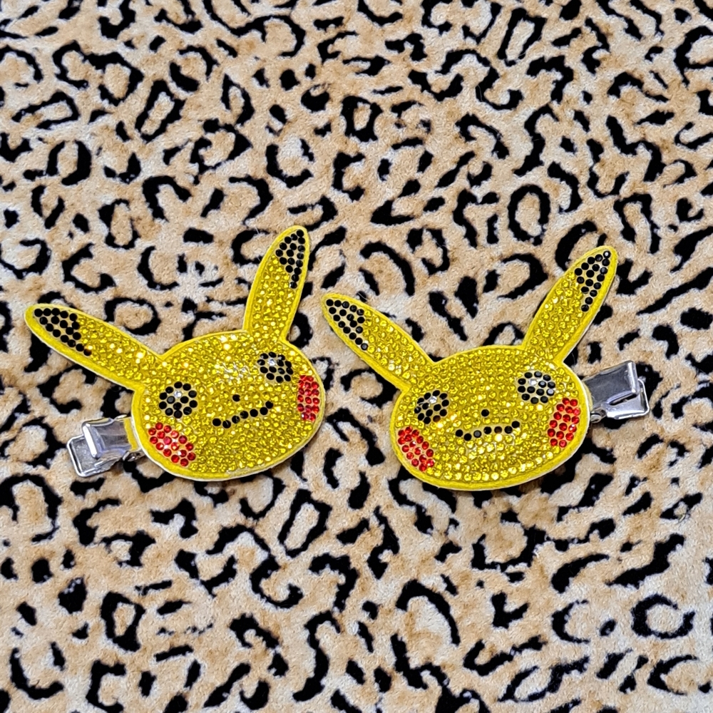 💥3/$25💥 SPARKLY PIKACHU POKEMON NINTENDO HAIR CLIPS